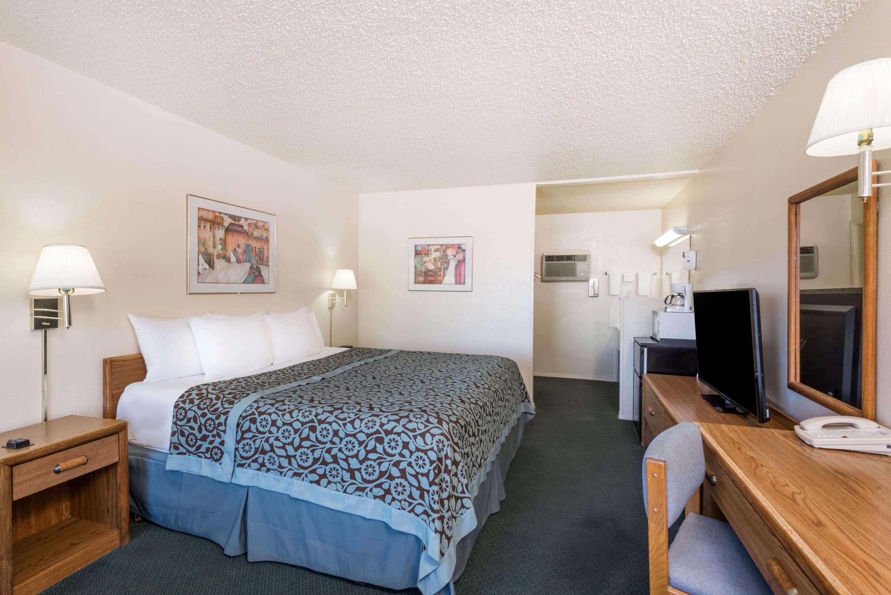 Days Inn By Wyndham Socorro Exteriör bild