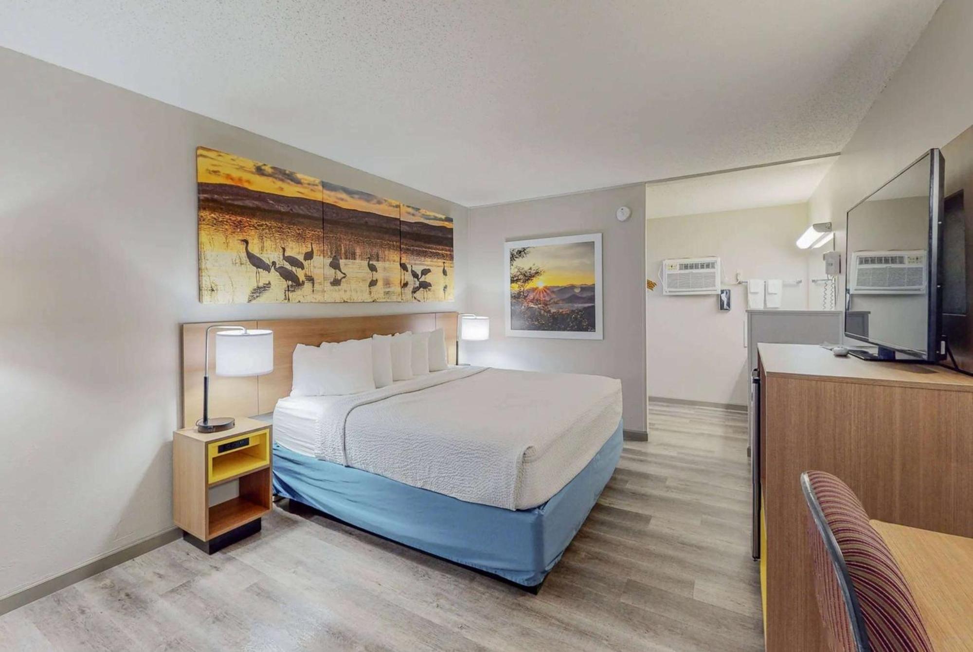 Days Inn By Wyndham Socorro Exteriör bild